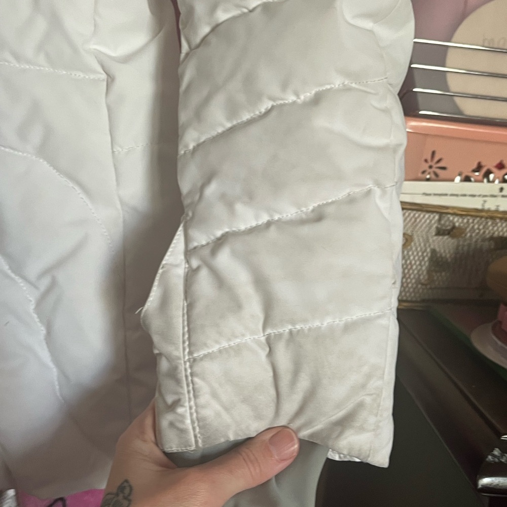 Burton Women's white Puffer Jacket size small - Picture 7 of 9